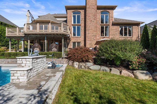 54185 Carrington Drive, Shelby Twp, MI 48316
