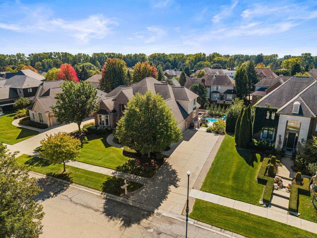54185 Carrington Drive, Shelby Twp, MI 48316