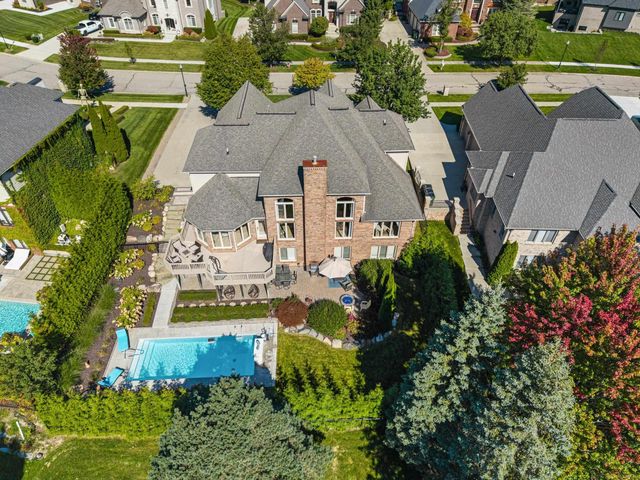 54185 Carrington Drive, Shelby Twp, MI 48316