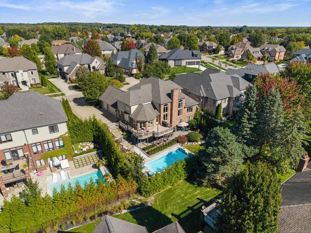 54185 Carrington Drive, Shelby Twp, MI 48316