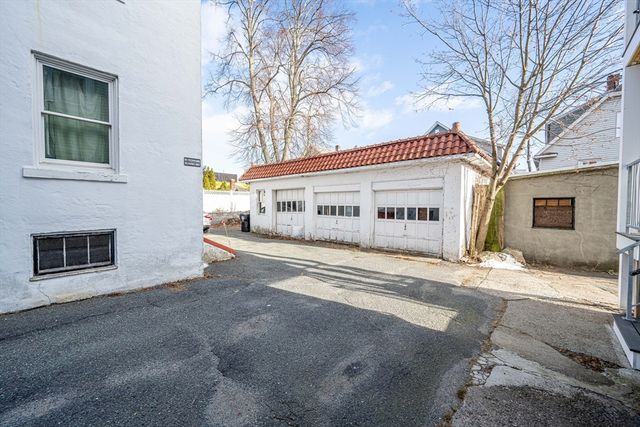 185 Lafayette St 3, Salem, MA 01970