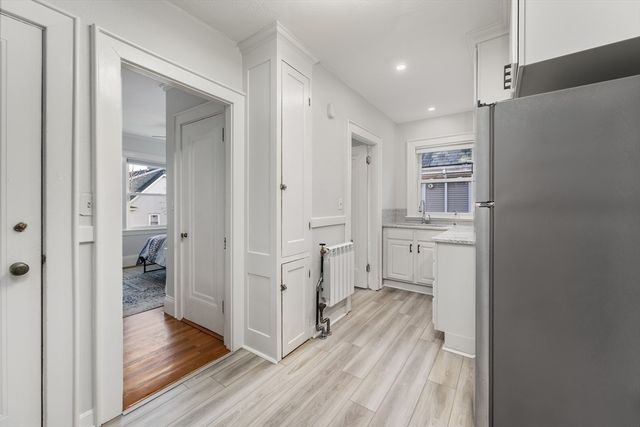 185 Lafayette St 3, Salem, MA 01970