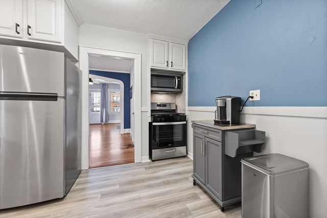 185 Lafayette St 3, Salem, MA 01970