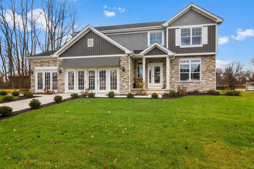 91 Bergamo Lane E, Crown Point, IN 46307