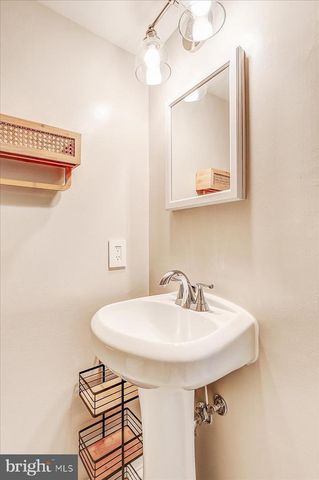 5602 ASHFIELD RD, Alexandria, VA 22315