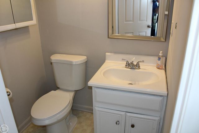 37448 Charter Oaks Boulevard bldg 122 unit 145, Clinton Township, MI 48036
