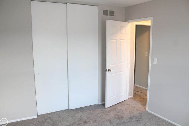 37448 Charter Oaks Boulevard bldg 122 unit 145, Clinton Township, MI 48036