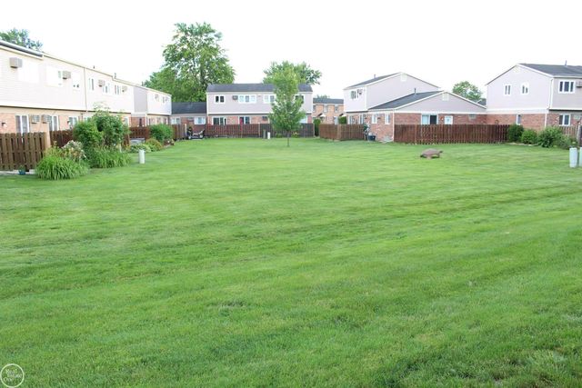 37448 Charter Oaks Boulevard bldg 122 unit 145, Clinton Township, MI 48036