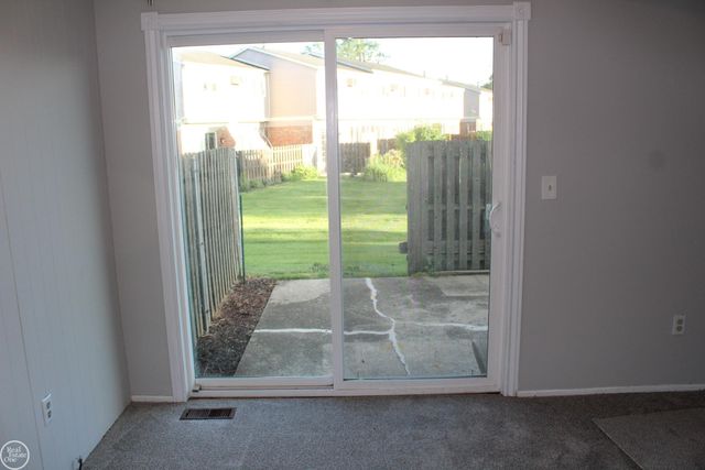 37448 Charter Oaks Boulevard bldg 122 unit 145, Clinton Township, MI 48036