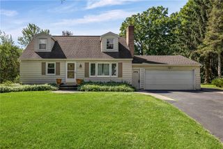 332 Galahad Drive, Henrietta, NY 14623
