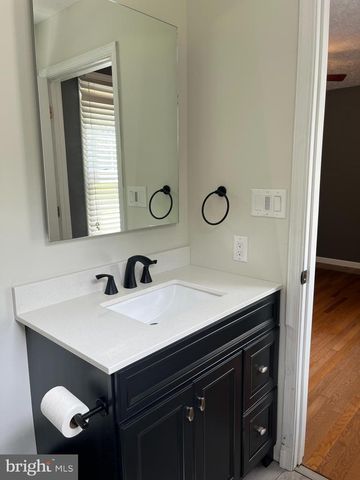 65 BENTLEY DR, Inwood, WV 25428