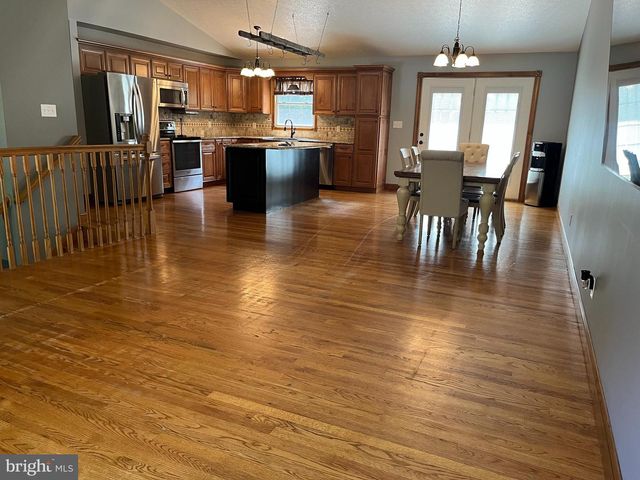 65 BENTLEY DR, Inwood, WV 25428