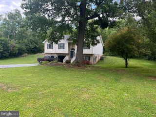 65 BENTLEY DR, Inwood, WV 25428
