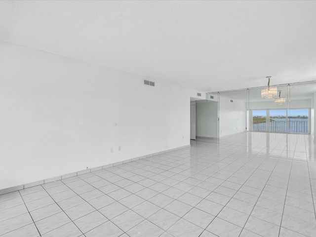 500 Bayview Drive 632, Sunny Isles Beach, FL 33160
