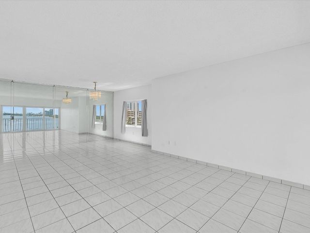 500 Bayview Drive 632, Sunny Isles Beach, FL 33160