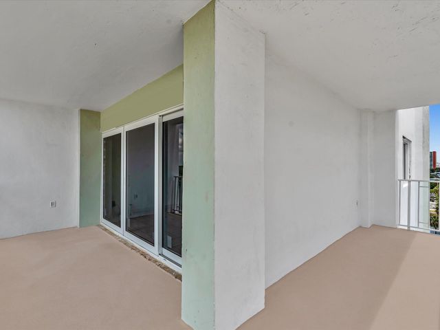 500 Bayview Drive 632, Sunny Isles Beach, FL 33160