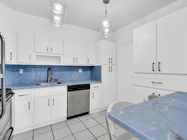 500 Bayview Drive 632, Sunny Isles Beach, FL 33160