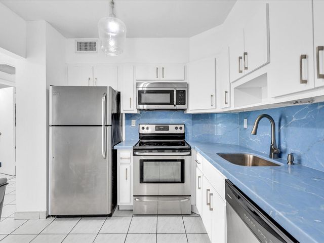 500 Bayview Drive 632, Sunny Isles Beach, FL 33160