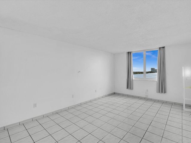 500 Bayview Drive 632, Sunny Isles Beach, FL 33160