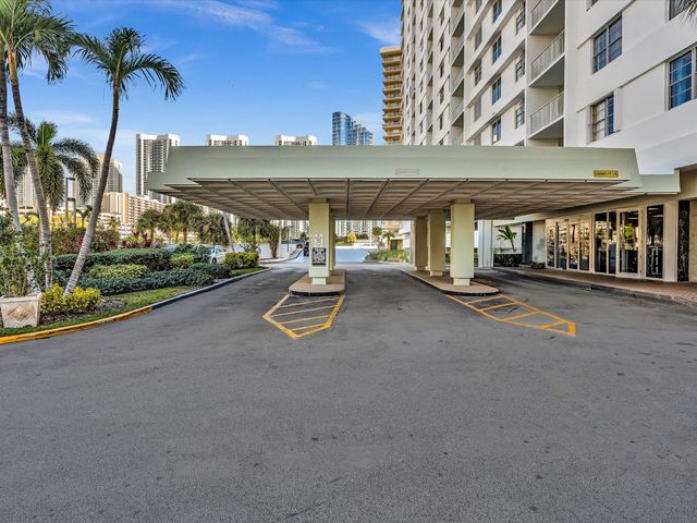 500 Bayview Drive 632, Sunny Isles Beach, FL 33160