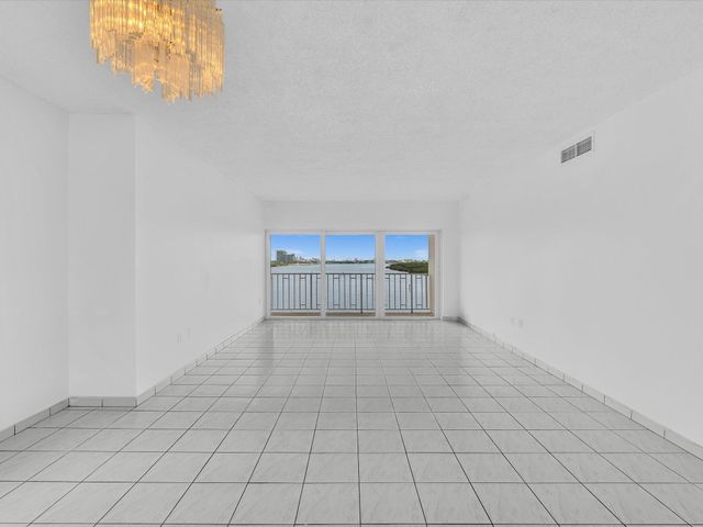 500 Bayview Drive 632, Sunny Isles Beach, FL 33160