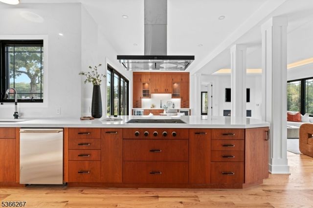 465 Cherry Ln, Mendham Boro, NJ 07945