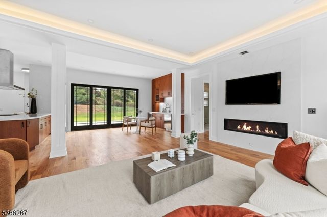 465 Cherry Ln, Mendham Boro, NJ 07945
