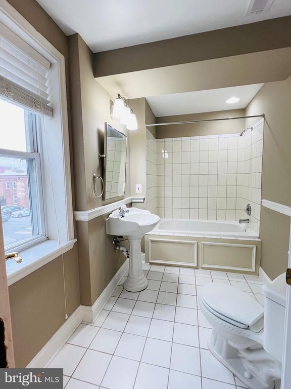 Image 11 of property listing at 37 S ANN ST S, Baltimore, MD 21231