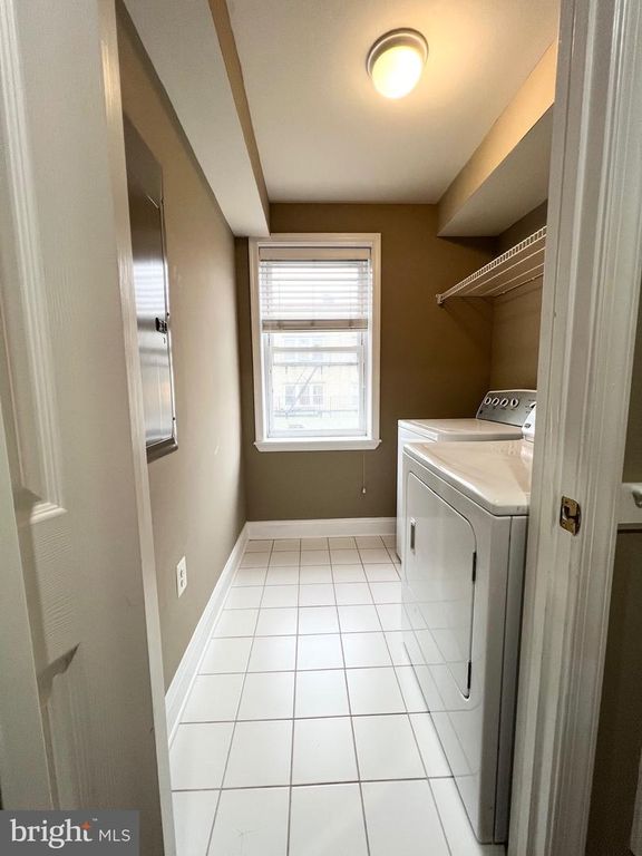 Image 16 of property listing at 37 S ANN ST S, Baltimore, MD 21231