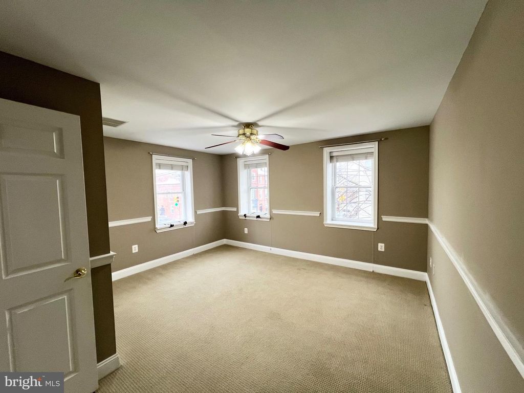 Image 18 of property listing at 37 S ANN ST S, Baltimore, MD 21231