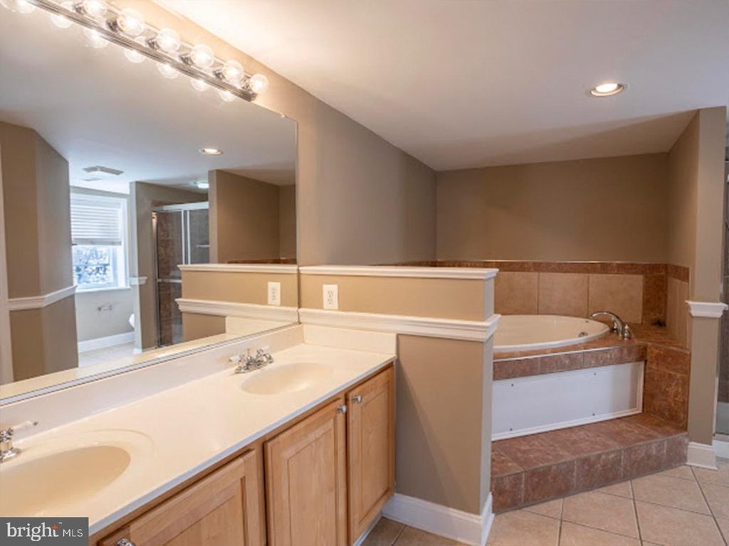 Image 22 of property listing at 37 S ANN ST S, Baltimore, MD 21231