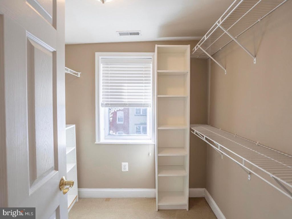 Image 25 of property listing at 37 S ANN ST S, Baltimore, MD 21231