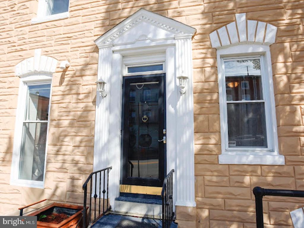 Image 28 of property listing at 37 S ANN ST S, Baltimore, MD 21231