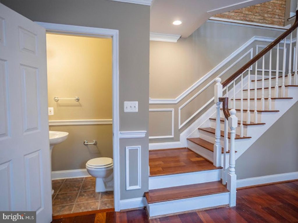 Image 5 of property listing at 37 S ANN ST S, Baltimore, MD 21231