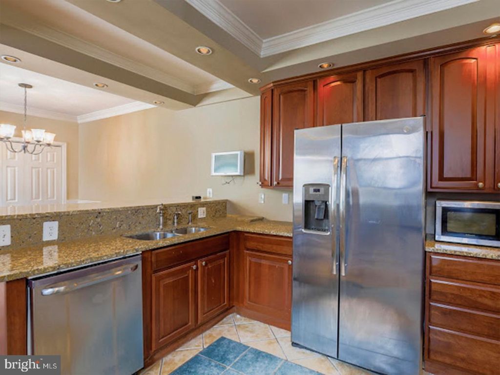 Image 7 of property listing at 37 S ANN ST S, Baltimore, MD 21231