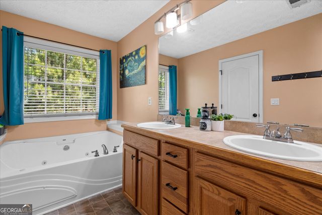 704 Williamsburg Court, Villa Rica, GA 30180