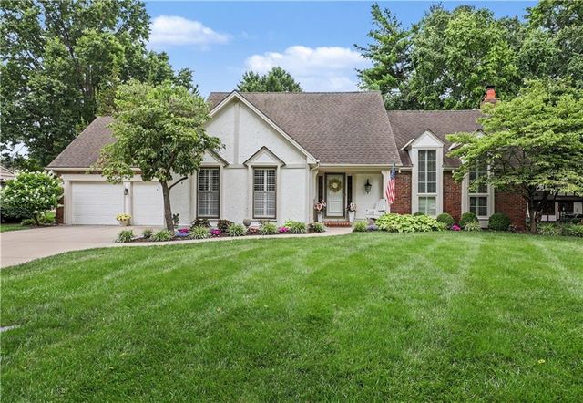 3211 W 83rd Terrace, Leawood, KS 66206