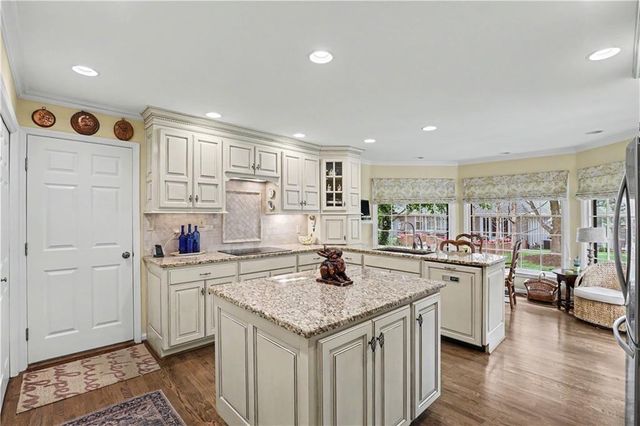 3211 W 83rd Terrace, Leawood, KS 66206