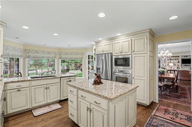 3211 W 83rd Terrace, Leawood, KS 66206