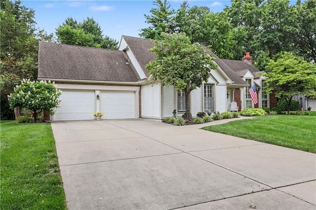 3211 W 83rd Terrace, Leawood, KS 66206
