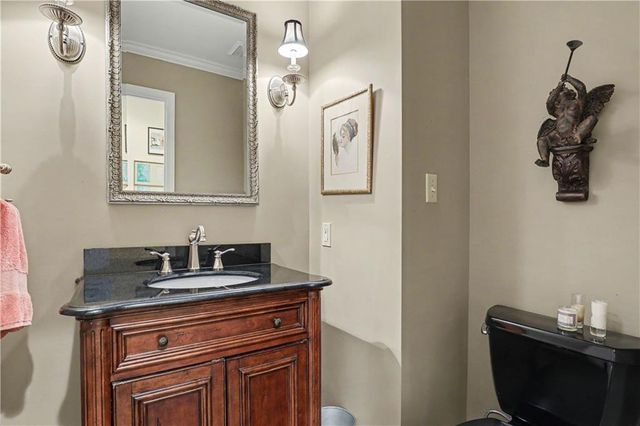 3211 W 83rd Terrace, Leawood, KS 66206