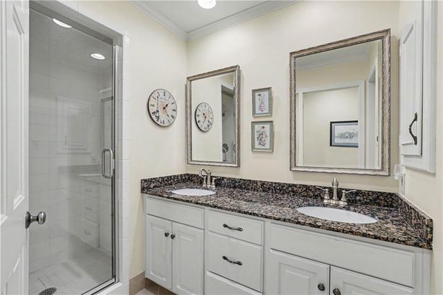 3211 W 83rd Terrace, Leawood, KS 66206