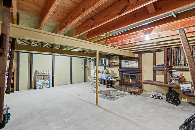 3211 W 83rd Terrace, Leawood, KS 66206