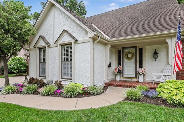 3211 W 83rd Terrace, Leawood, KS 66206
