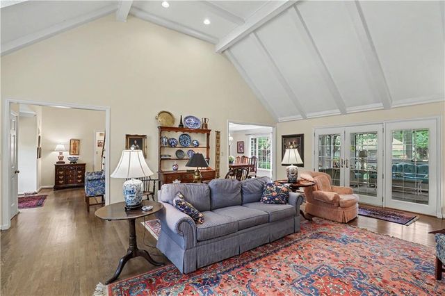 3211 W 83rd Terrace, Leawood, KS 66206