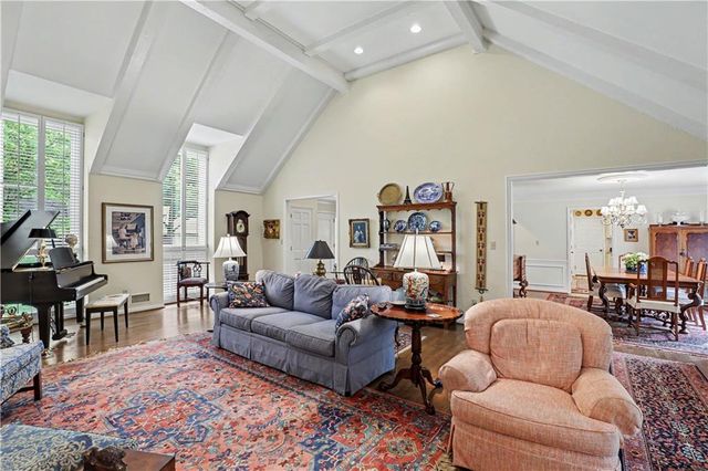 3211 W 83rd Terrace, Leawood, KS 66206
