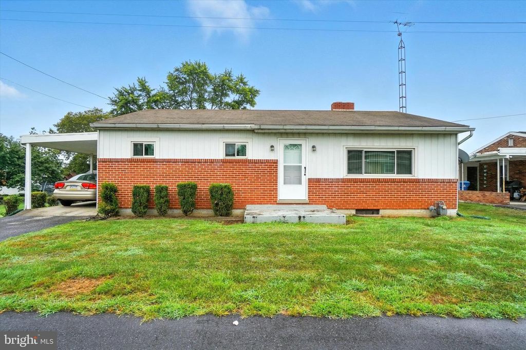 275 ROSEDALE DR, Manchester, PA 17345