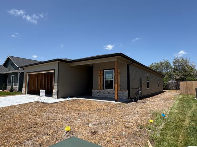 9402 E Creed St, Wichita, KS 67210