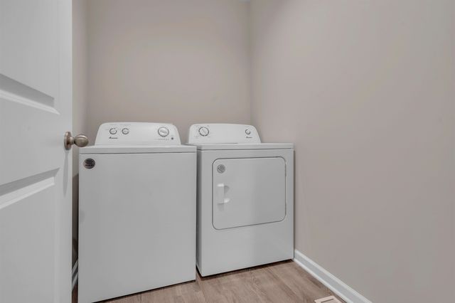 9402 E Creed St, Wichita, KS 67210