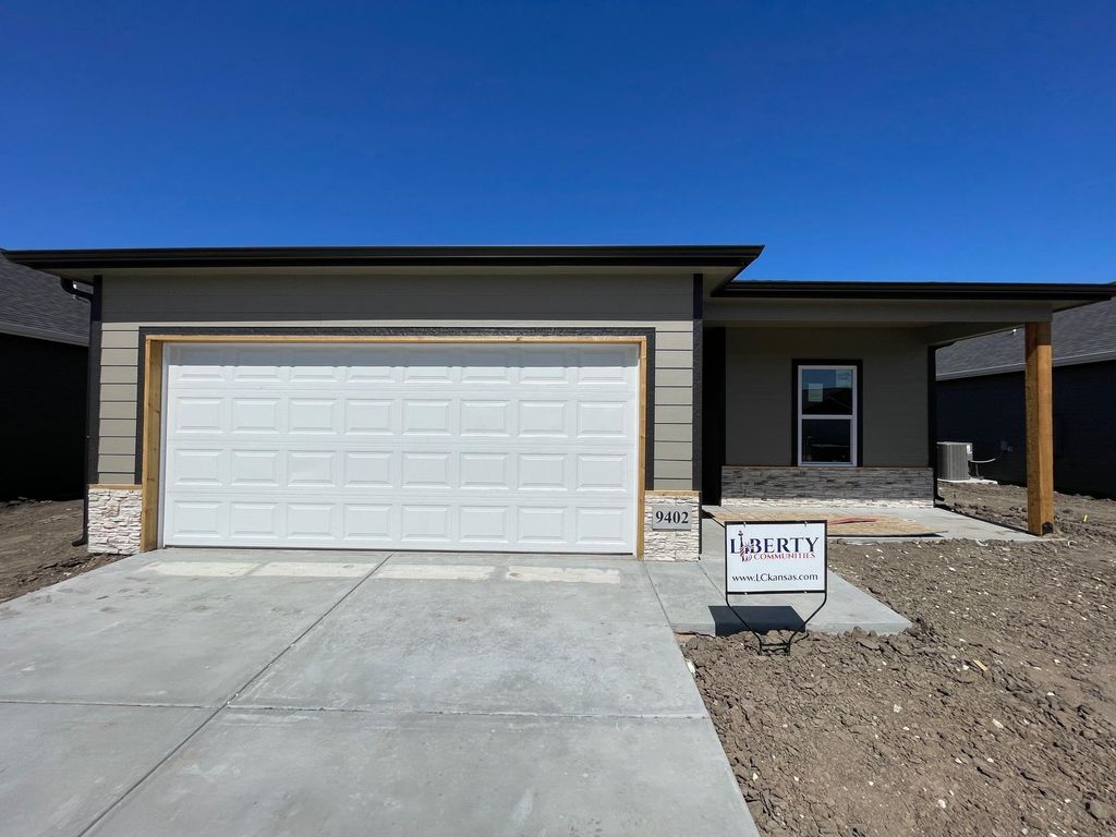 9402 E Creed St, Wichita, KS 67210